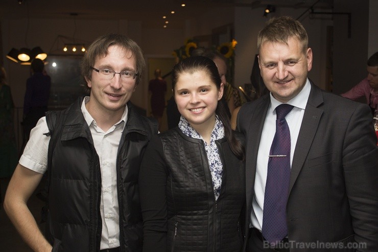 BalticTravelnews.com pārstāvji, no kreisās: fotogrāfs Ingus Evertovskis, redaktore Daiga Bazule, direktors Aivars Mackevičs 104473