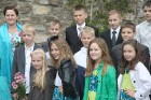 Ikšķiles vidusskolā ienāk 1. septembra svētki. Foto sponsors: www.LatvijasCentrs.lv 22