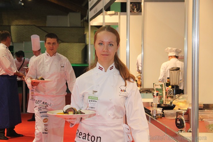 Pārtikas izstādes «Riga Food 2013» ietvaros norisinājās Latvijas pavārzeļļu konkurss. Vairāk informācijas - www.chef.lv Pārtikas izstādes «Riga Food 2013» ietvaros norisinājās Latvijas pavārzeļļu konkurss. Vairāk informācijas - www.chef.lv 104830