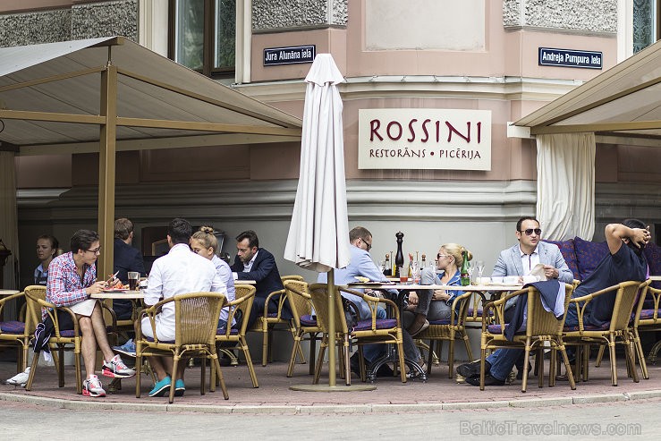 Balso par restorāna «Rossini» vasaras terasi šeit: www.travelnews.lv 105550