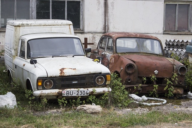 Saimniecībā Dzintari, Mazsalacas novadā, uzkrāta ievērojama vēsturisko auto privātā kolekcija 106114