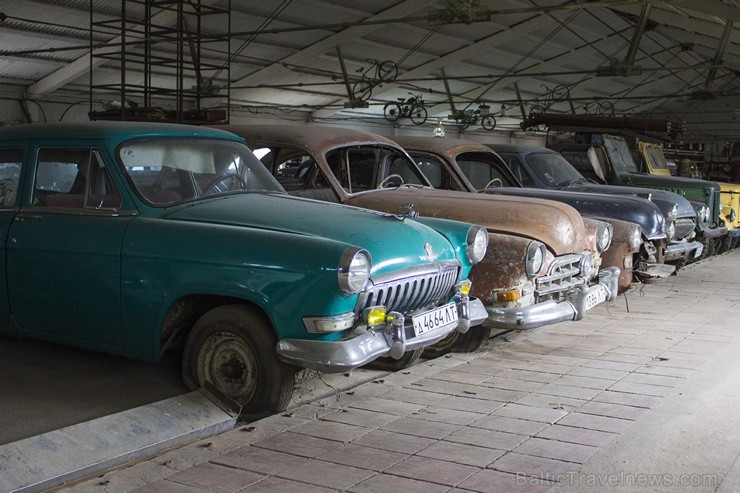 Saimniecībā Dzintari, Mazsalacas novadā, uzkrāta ievērojama vēsturisko auto privātā kolekcija 106115