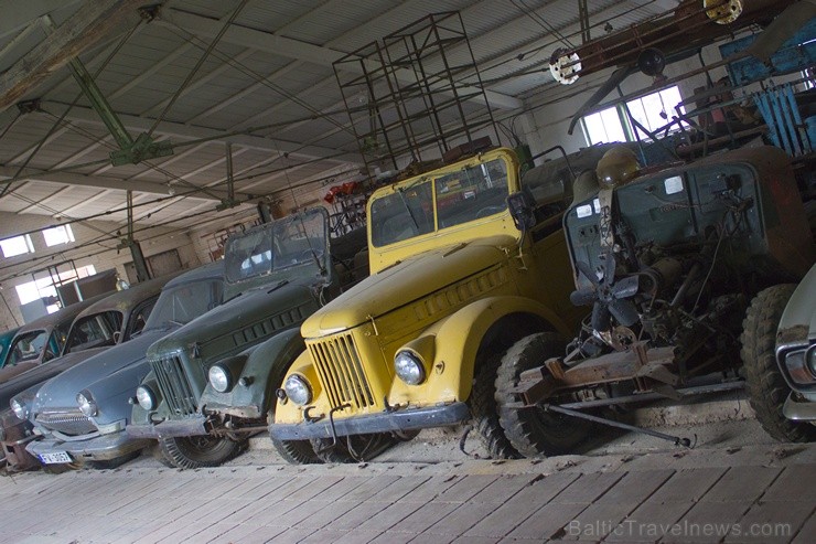 Saimniecībā Dzintari, Mazsalacas novadā, uzkrāta ievērojama vēsturisko auto privātā kolekcija 106117