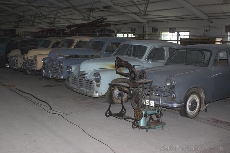 Saimniecībā Dzintari, Mazsalacas novadā, uzkrāta ievērojama vēsturisko auto privātā kolekcija 106121