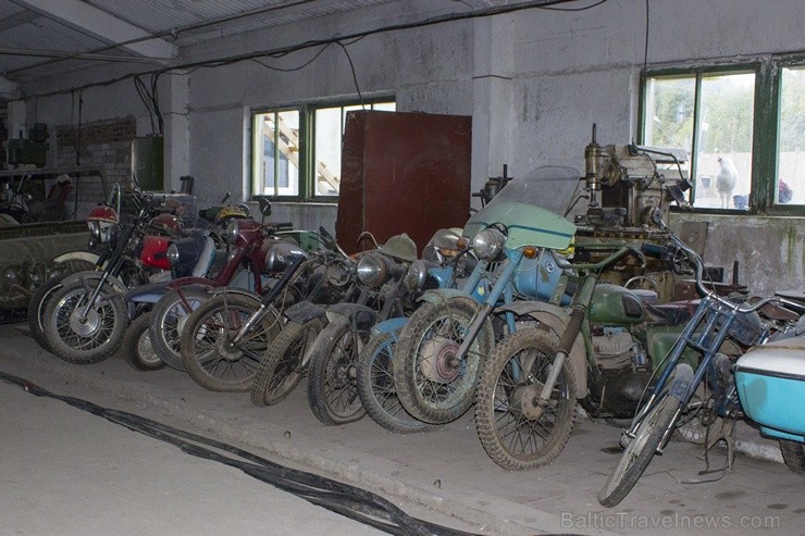 Saimniecībā Dzintari, Mazsalacas novadā, uzkrāta ievērojama vēsturisko auto privātā kolekcija 106122
