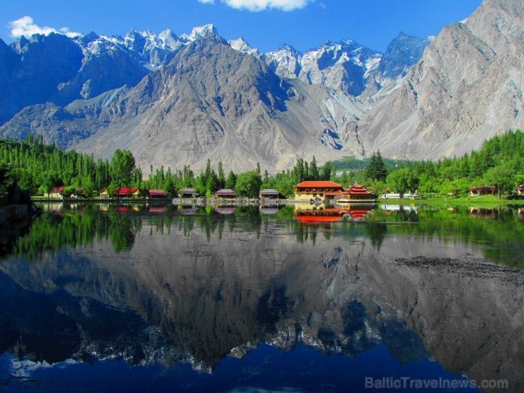 Tā kā ļoti ātri un veiksmīgi biju nokļuvis Baltistānas galvaspilsētā Skardu, tad manā kontā bija ieekonomētas divas dienas, ko pavadīt Skardu apkārtnē Tā kā ļoti ātri un veiksmīgi biju nokļuvis Baltistānas galvaspilsētā Skardu, tad manā kontā bija ieekonomētas divas dienas, ko pavadīt Skardu apkārtnē 106189