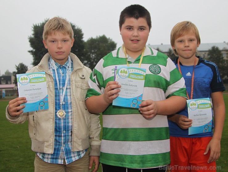 Ogres NSC atklātās sacensības vieglatlētikā «Iesildamies rudenim» D grupai, kurās 20.09.2013 ņēma dalību vairāku Latvijas novadu jaunie sportisti Ogres NSC atklātās sacensības vieglatlētikā «Iesildamies rudenim» D grupai, kurās 20.09.2013 ņēma dalību vairāku Latvijas novadu jaunie sportisti 106232