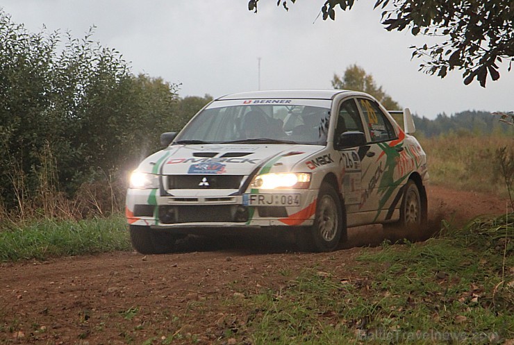 Leģendārais ātrumposms Kārļos pulcē Latvijas rallija čempionāta dalībniekus 21.09.2013. Vairāk informācijas - www.tourism.cesis.lv Leģendārais ātrumposms Kārļos pulcē Latvijas rallija čempionāta dalībniekus 21.09.2013. Vairāk informācijas - www.tourism.cesis.lv 106258