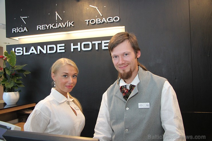Rīgas četru zvaigžņu viesnīcas «Islande Hotel» viesu uzņemšanas dienests kopš 24.09.2013 ir latviešu tautas tērpos - www.islandehotel.lv 106551