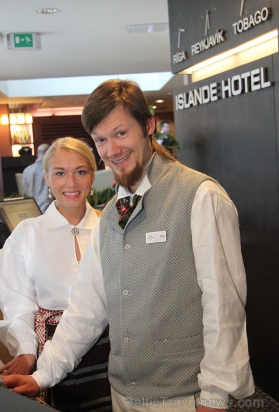Rīgas četru zvaigžņu viesnīcas «Islande Hotel» viesu uzņemšanas dienests kopš 24.09.2013 ir latviešu tautas tērpos - www.islandehotel.lv 106554