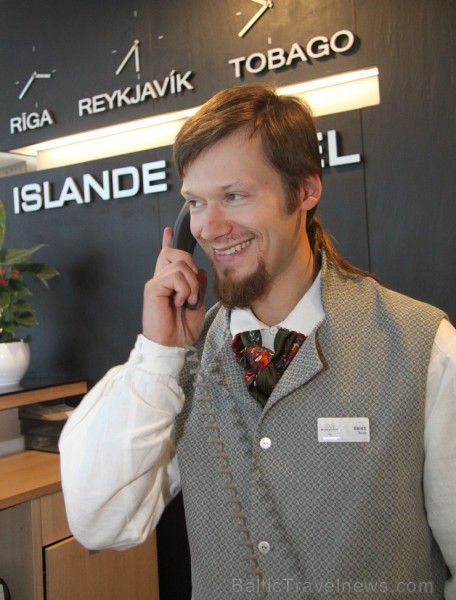 Rīgas četru zvaigžņu viesnīcas «Islande Hotel» viesu uzņemšanas dienests kopš 24.09.2013 ir latviešu tautas tērpos - www.islandehotel.lv 106555
