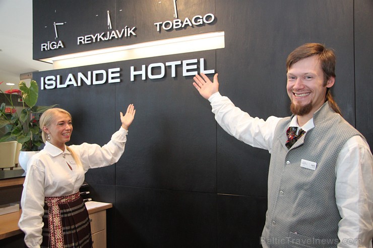 Rīgas četru zvaigžņu viesnīcas «Islande Hotel» viesu uzņemšanas dienests kopš 24.09.2013 ir latviešu tautas tērpos - www.islandehotel.lv 106558