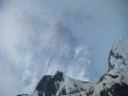 Šis iespaidīgais bagātiem sniegiem klātais un 7821 m augstais kalns tā arī šī ceļojuma laikā neatklājās, jo tā spice visu laiku atradās mākoņu varā un 6