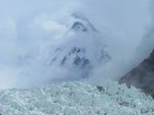 Karakoruma kalnos valda mūžīgais Ledus laikmets, jo 28-50 % no tiem klāj ledāji, turpretī Himalajiem šis rādītājs ir tikai 8-12 %, bet Alpiem tikai 2, 23