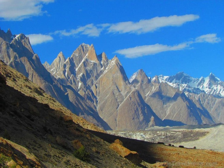 Baltoro ledāja sākums, drīz vien pēc Paiju apmetnes 107165