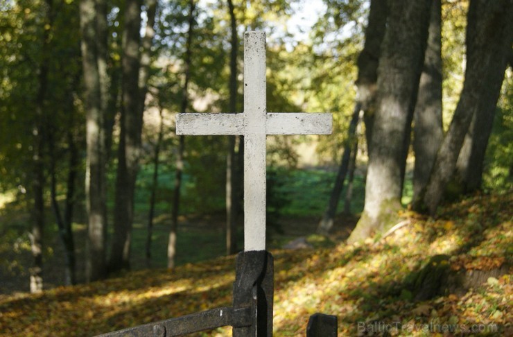 Sunākstes vecie kapi glabā daudzus dzīvesstāstus, tai skaitā Vārnavas muižas īpašnieka meitas un Vecā Stendera Sunākstes vecie kapi glabā daudzus dzīvesstāstus, tai skaitā Vārnavas muižas īpašnieka meitas un Vecā Stendera 107193