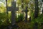 Sunākstes vecie kapi glabā daudzus dzīvesstāstus, tai skaitā Vārnavas muižas īpašnieka meitas un Vecā Stendera 15