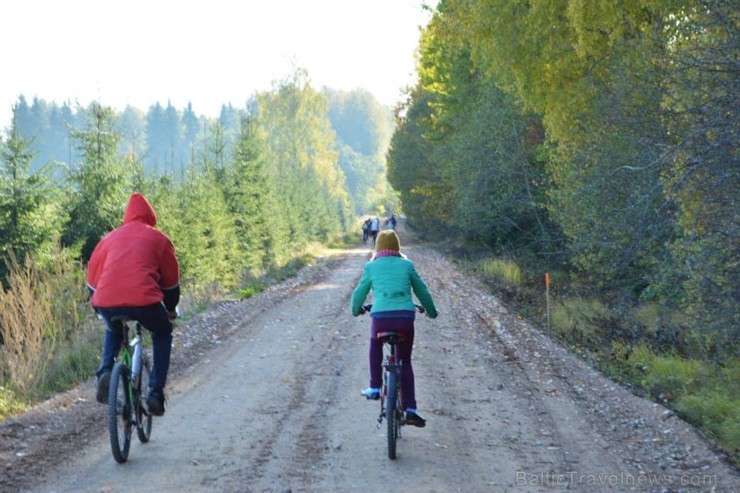 05.10.2013 vairāki velobraucēji piedalījās Gulbenes novada atklājumu tūrē ar velo, kuras laikā tika izmēģināts rekonstruētā ceļa Gulbene-Rēzekne jauna 05.10.2013 vairāki velobraucēji piedalījās Gulbenes novada atklājumu tūrē ar velo, kuras laikā tika izmēģināts rekonstruētā ceļa Gulbene-Rēzekne jauna 107359