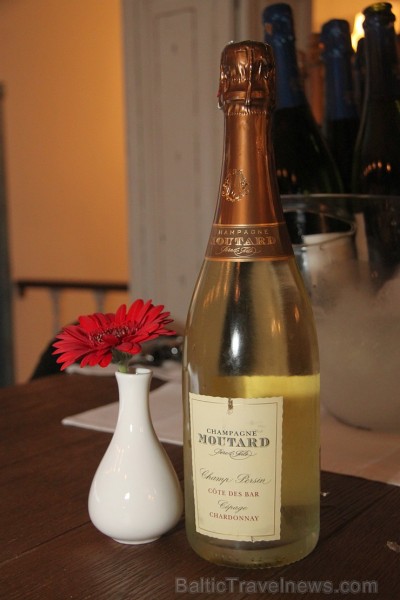 «Champagne Moutard»: Moutard Champ Persin Chardonnay blanc de blancs Champagne NV brut 92/100 WS; 88/100 RP 107391