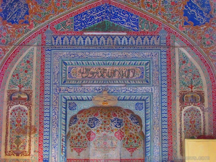 Tās ir dekorētas ar zilajām flīzēm, kas raksturīgas senā Zīda ceļa pilsētām Uzbekistānā 107435