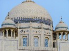Tieši krāšņās sufistu kapenes, piesaista lielāko uzmanību gan svētceļnieku vidū, gan arī tūristu 9