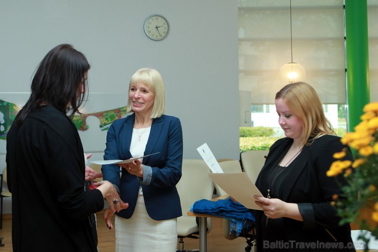 Jūrmalas pilsētas domē 11.10.13 godināja konkursa Jūrmalas labākais ēdināšanas uzņēmums 2013 uzvarētājus. Žūrija visaugstāk novērtējusi restorānu Cavi Jūrmalas pilsētas domē 11.10.13 godināja konkursa Jūrmalas labākais ēdināšanas uzņēmums 2013 uzvarētājus. Žūrija visaugstāk novērtējusi restorānu Cavi 107496