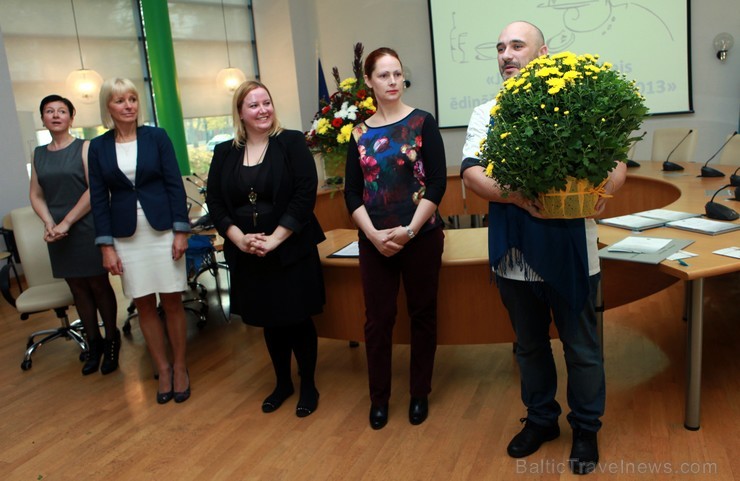 Jūrmalas pilsētas domē 11.10.13 godināja konkursa Jūrmalas labākais ēdināšanas uzņēmums 2013 uzvarētājus. Žūrija visaugstāk novērtējusi restorānu Cavi Jūrmalas pilsētas domē 11.10.13 godināja konkursa Jūrmalas labākais ēdināšanas uzņēmums 2013 uzvarētājus. Žūrija visaugstāk novērtējusi restorānu Cavi 107523