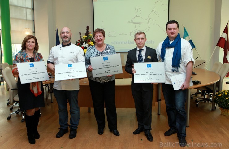 Jūrmalas pilsētas domē 11.10.13 godināja konkursa Jūrmalas labākais ēdināšanas uzņēmums 2013 uzvarētājus. Žūrija visaugstāk novērtējusi restorānu Cavi Jūrmalas pilsētas domē 11.10.13 godināja konkursa Jūrmalas labākais ēdināšanas uzņēmums 2013 uzvarētājus. Žūrija visaugstāk novērtējusi restorānu Cavi 107530