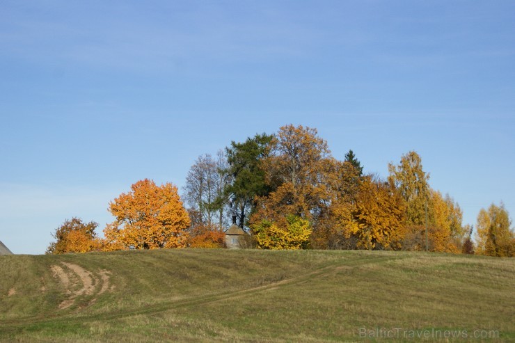 Rudens burvība ir pārņēmusi Sēliju. Travelnews.lv redakcija apmeklē Neretu, novadu pašā Latvijas - Lietuvas pierobežā Rudens burvība ir pārņēmusi Sēliju. Travelnews.lv redakcija apmeklē Neretu, novadu pašā Latvijas - Lietuvas pierobežā 107477