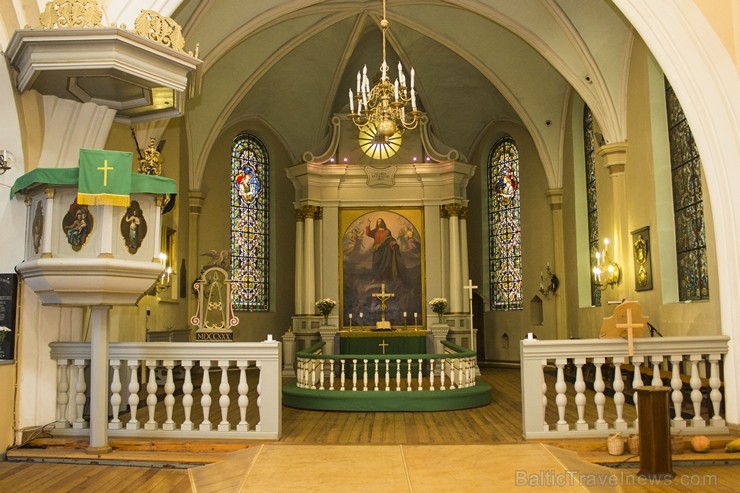 Svētā Sīmaņa baznīca ir lieliska platforma zelta rudens baudīšanai Valmierā 107652