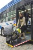 Rīgā Rātslaukumā tika demonstrēts ūdeņraža autobuss 15