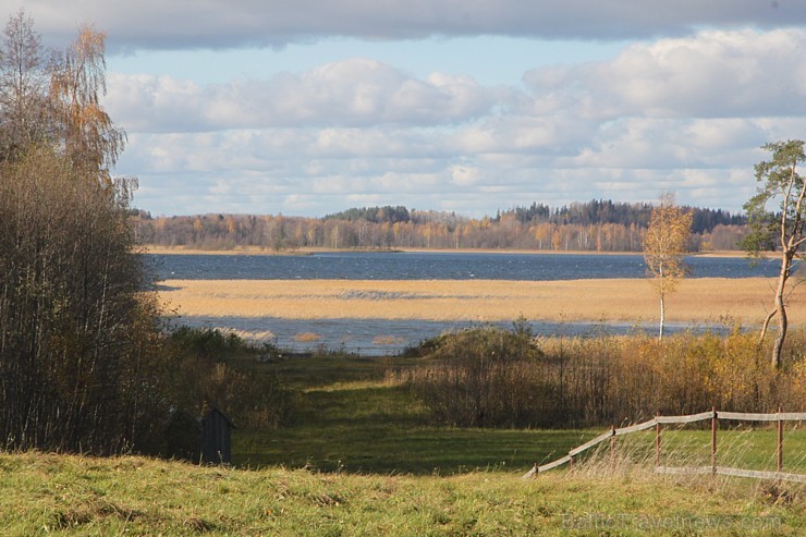 Rudens izglezno Latgali - Krāslavas novads - Sivera ezers, kas ir devītais lielākais Latvijā. Foto sponsors: www.Sirsnigi.lv 107849