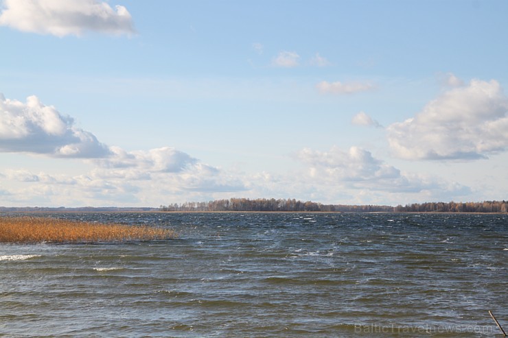 Rudens izglezno Latgali - Krāslavas novads - Sivera ezers, kas ir devītais lielākais Latvijā. Foto sponsors: www.Sirsnigi.lv 107850