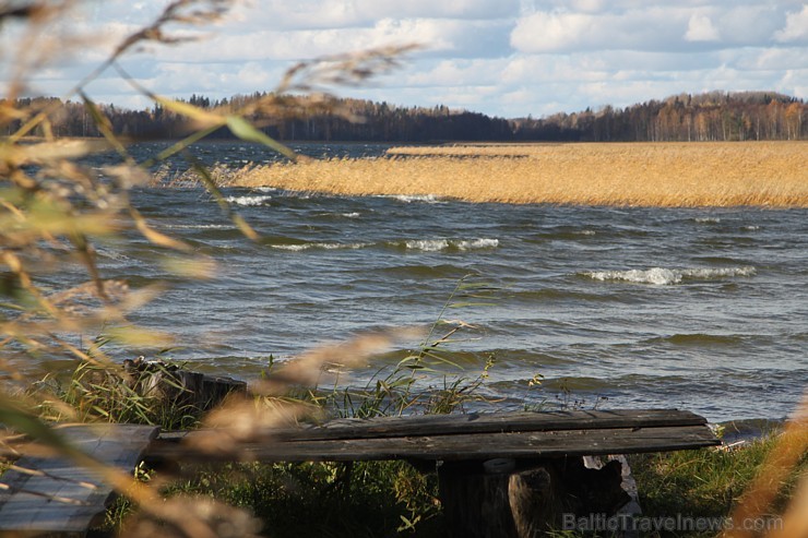 Rudens izglezno Latgali - Krāslavas novads - Sivera ezers, kas ir devītais lielākais Latvijā. Foto sponsors: www.Sirsnigi.lv 107851
