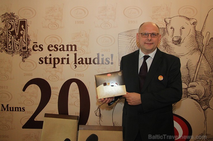 Maizes ceptuve «Lāči» svin 20 gadu jubileju un par godu savai jubilejai atklāj šokolādes konfekšu līniju, ko 23.10.2013 prezentēja preses konferencē Maizes ceptuve «Lāči» svin 20 gadu jubileju un par godu savai jubilejai atklāj šokolādes konfekšu līniju, ko 23.10.2013 prezentēja preses konferencē 108190