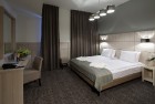 Visi 120 viesnīcas Wellton Centrum Hotel & Spa numuri ir iekārtoti klasiski, mūsdienīgā stilā un aprīkoti atbilstoši visiem starptautiskajiem 4 zvaigž 13