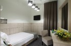 Visi 120 viesnīcas Wellton Centrum Hotel & Spa numuri ir iekārtoti klasiski, mūsdienīgā stilā un aprīkoti atbilstoši visiem starptautiskajiem 4 zvaigž 12