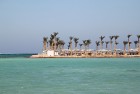 Hurgadas viesnīca Festival Shedwan Golden Beach Resort ir izveidojusi mākslīgu pussalu atpūtai 8