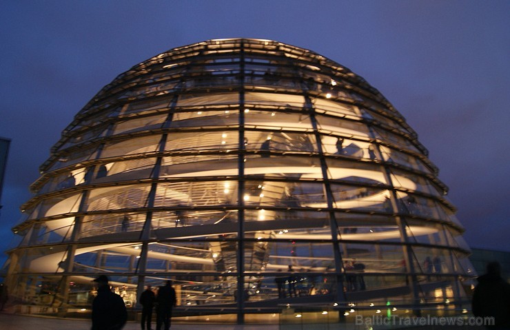 Ar ECOLINES atbalstu Travelnews.lv redakcija novembra sākumā apskatīja naksnīgo Berlīni. Foto sponsors: www.ecolines.lv 108873
