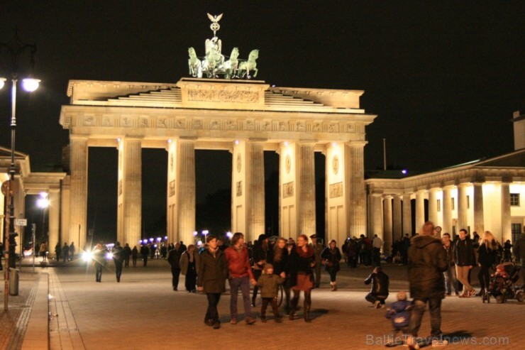Ar ECOLINES atbalstu Travelnews.lv redakcija novembra sākumā apskatīja naksnīgo Berlīni. Foto sponsors: www.ecolines.lv 108881