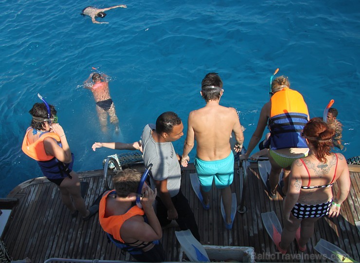 Snorkelēšana Sarkanajā jūrā ir gandrīz kā pienākums katram tūristam  - vairāk informācijas par ceļojumiem uz Ēģipti skatiet pie GoAdventure 109028