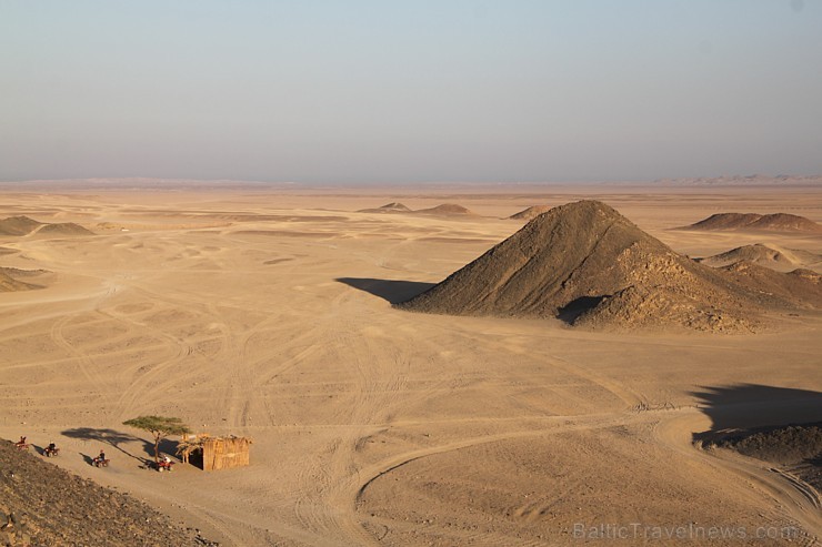 Džipu izbrauciens tuksnesī pie Hurgadas. Vairāk informācijas par ceļojumiem uz Ēģipti pie tūroperatora GoAdventure 109045
