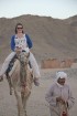 Kopā ar kamieļiem un beduīņiem tuksnesī pie Hurgadas. Vairāk informācijas par ceļojumiem uz Ēģipti pie tūroperatora GoAdventure 15