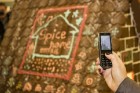 Spices Šopinga festivālā izdekorē lielāko Latvijā jebkad uzbūvēto piparkūku namiņu 13
