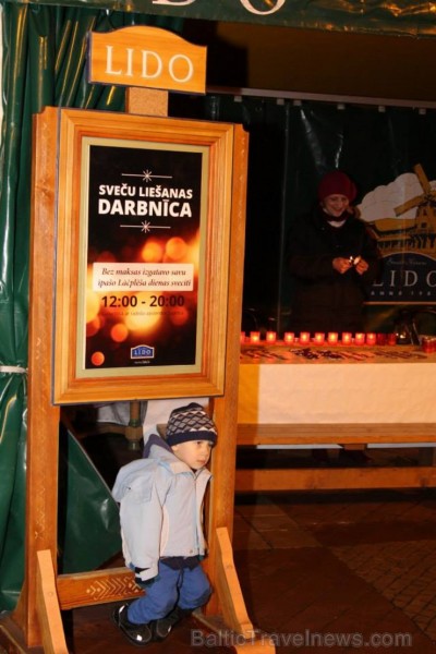 Atzīmējot Lāčplēša dienu, Lido Atpūtas centra apmeklētājiem bija iespēja izgatavot svecīti Sveču liešanas darbnīcā un piedalīties Pateicības uguns ied Atzīmējot Lāčplēša dienu, Lido Atpūtas centra apmeklētājiem bija iespēja izgatavot svecīti Sveču liešanas darbnīcā un piedalīties Pateicības uguns ied 109309