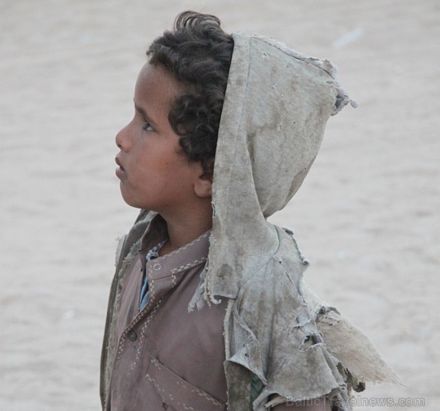 Travelnews.lv ciemojas pie beduīniem. Vairāk informācijas par ceļojumiem uz Ēģipti - www.GoAdventure.lv 109537