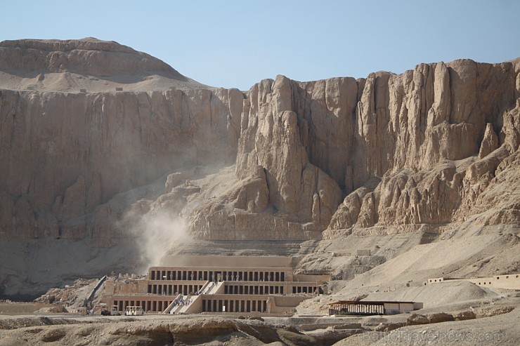 Travelnews.lv apmeklē valdnieces Hatšepsutas templi Luksorā. Vairāk informācijas par ceļojumiem uz Ēģipti - www.GoAdventure.lv Travelnews.lv apmeklē valdnieces Hatšepsutas templi Luksorā. Vairāk informācijas par ceļojumiem uz Ēģipti - www.GoAdventure.lv 109687