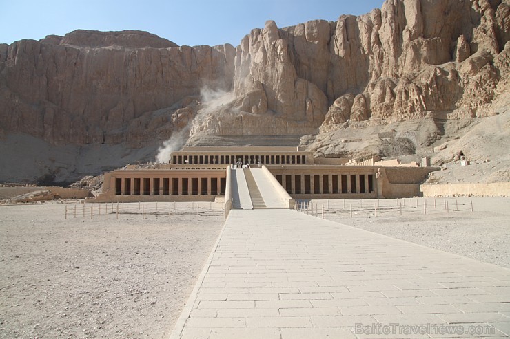 Travelnews.lv apmeklē valdnieces Hatšepsutas templi Luksorā. Vairāk informācijas par ceļojumiem uz Ēģipti - www.GoAdventure.lv 109689