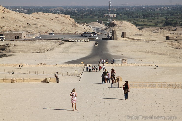 Travelnews.lv apmeklē valdnieces Hatšepsutas templi Luksorā. Vairāk informācijas par ceļojumiem uz Ēģipti - www.GoAdventure.lv Travelnews.lv apmeklē valdnieces Hatšepsutas templi Luksorā. Vairāk informācijas par ceļojumiem uz Ēģipti - www.GoAdventure.lv 109712