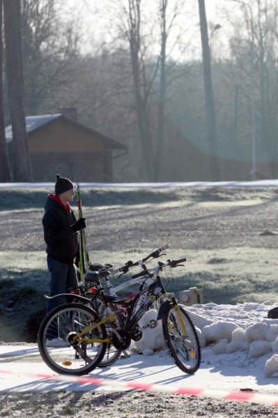 30.11.2013 Siguldā tika atklāta Austrumeiropā pirmā saldētā distanču slēpošanas trase, kas ļauj uzsākt distanču slēpošanas sezonu vēl pirms dabīgā sni 30.11.2013 Siguldā tika atklāta Austrumeiropā pirmā saldētā distanču slēpošanas trase, kas ļauj uzsākt distanču slēpošanas sezonu vēl pirms dabīgā sni 110291